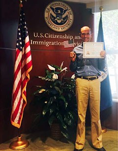 Lars Petersen sworn in as a United States citizen