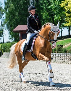 The bronze medalists Sara Aagaard Hyrm and Der Harlekin B