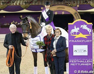 Show organizer Paul Schockemöhle with winner Jessica von Bredow-Werndl on TSF Dalera BB, flanked by show co-host Ann Kathrin Linsenhoff and judge Evi Eisenhardt at the 2017 Louisdor Cup Finals :: Photo © LL-foto