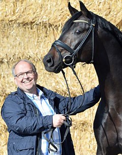 Urs Schweizer with For Romance I OLD :: Photo © Tanja Becker