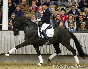 Ralf Kornprobst and Perpignan Noir at the 2017 Trakehner Stallion Show in Munster-Handorf :: Photo © Jutta Bauernschmitt