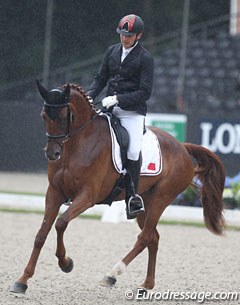 Moroccon Ismail Jilaoui on the French owned Hanoverian mare Flower du Hens (by Floriscount x Rubin-Royal). The mare struggled with the atmosphere in Ermelo
