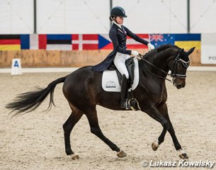 Jana Vavrikova on Belle Ennie