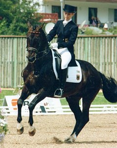 Miriam Alber on the Hanoverian gelding Dupont