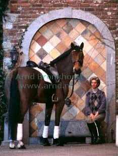 Alexandra Simons-de Ridder and Chacomo at home, Hof Rossheide :: Photo © Arnd Bronkhorst