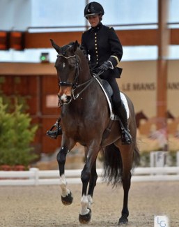 Pauline Vanlandeghem on Dakota de Hus :: Photo © Les Garennes