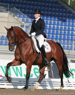 Teresa Butta-Stanton on Unitas at the 2006 World Young Horse Championships in Verden :: Photo © Astrid Appels