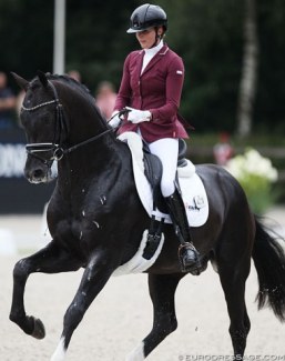 Emmelie Scholtens on Kevin Costner Texel in the 4-year old pilot project at the 2019 World Young Horse Championships in Ermelo :: Photo © Astrid Appels