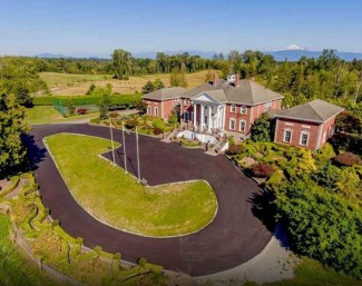 Cascadia Ridge, a magnificent country estate near Thunderbird Show Park in Langley, Canada