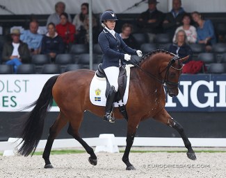 Sandra Sterntorp and Darthula VH at the 2019 World Young Horse Championships. The horse sold to Sophia Skobe Rosen in November 2019 :: Photo © Astrid Appels