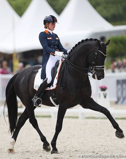Emmelie Scholtens and Desperado at the 2019 CDIO Compiegne :: Photo © Astrid Appels