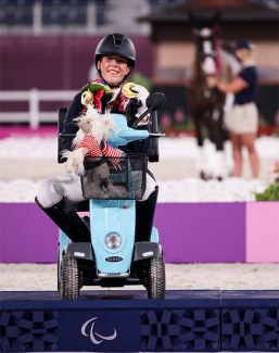 Roxanne Trunnell wins Grade I Individual Test Gold at the 2021 Paralympics in Tokyo :: Photo © US Equestrian