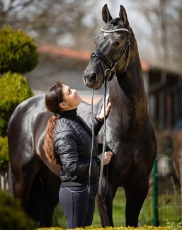 Gestut Sprehe's Le Vivaldi moves on as a junior rider's horse for Matilda Tietje