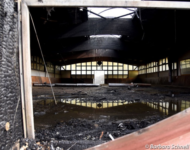 The burnt down indoor school at Gestut Erlenhof :: Photo © Barbara Schnell