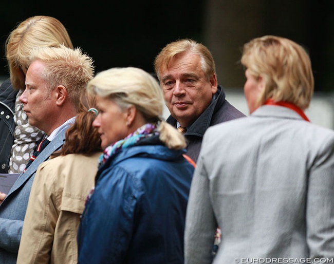 Peter Engel, surrounded by his colleagues at the 2014 CDIO Rotterdam :: Photo © Astrid Appels