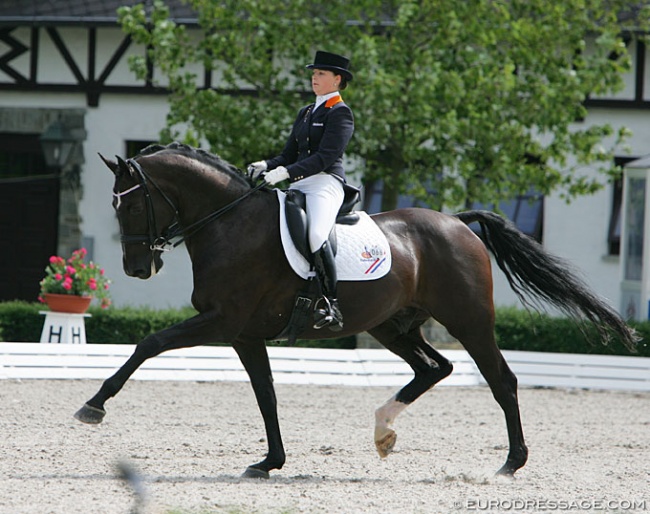 Anne Meulendijks and Ohio at the 2010 European Junior Riders Championships in Kronberg :: Photo © Astrid Appels