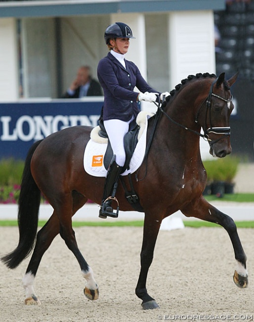 Emmelie Scholtens and Johnny Be Goode at the 2019 World Young Horse Championships :: Photo © Astrid Appels