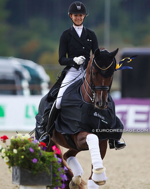 Berill Szoke Toth and Qatar win the Inter II at the 2020 CDI Hagen on 25 September :: Photo © Astrid Appels