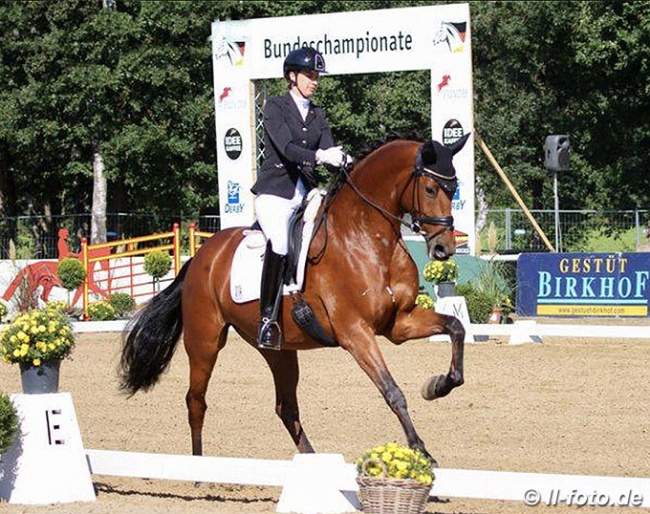 Anna-Catherine Schöffner and PBM Cosmopolitan at the 2020 Bundeschampionate :: Photo © LL-foto