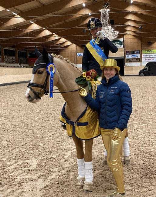 Elliot Nilsson and Casino Royale K with coach Elin Aspnas at the 2020 Swedish pony championships