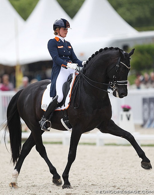 Emmelie Scholtens and Desperado at the 2019 CDIO Compiegne :: Photo © Astrid Appels