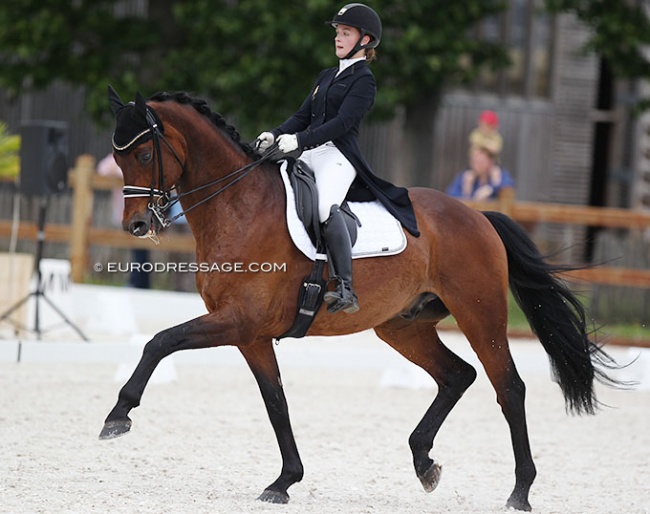 Lilly Martinez Jacobs and Janosch at their first CDI as a junior pair in Grote Brogel, Belgium, in July 2020 :: Photo © Astrid Appels