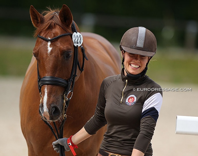 Russian rider Olga Slascheva is also ready for Compiègne. Big smile at the trot up :: Photo © Astrid Appels