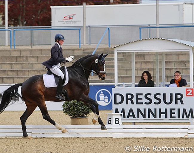 Andrea Lahmeyer and Quinsam L competing at the 2021 CPEDI Mannheim :: Photo © Silke Rottermann