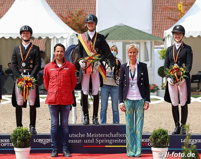 Raphael Netz, Ann-Kathrin Lindner, Hannah Erbe on the podium for the Short Grand Prix at the 2021 German Under 25 Championships :: Photo © LL-foto