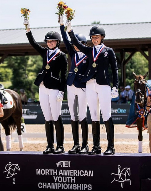 The gold medal winning Region 4 junior team comprised of Lexie and Kylee Kment and Ella Fruchterman :: Photo © USEF