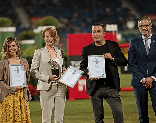 Franziska Sack, Diana Wahl, and Andreas Steindl with ALRV-rep Dr. Thomas Förl at the prize giving of the 2021 Silver Camera Award at the CHIO Aachen:: Photo © Michael Strauch