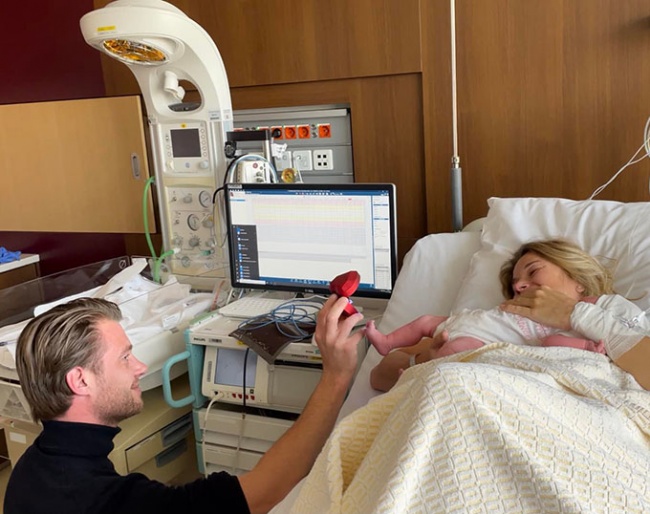 Ricky Lievaart proposing to his partner and new mom Lynne Maas :: Photo © L. Maas