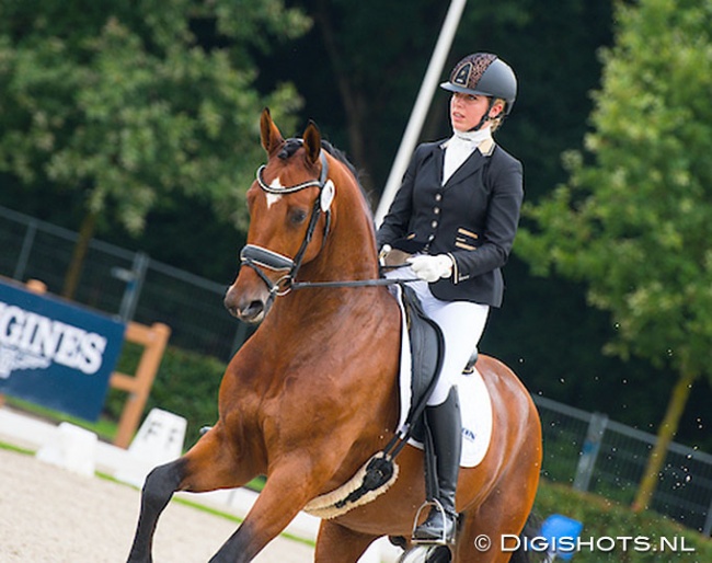 Esmee van Gijtenbeek and Kenzo at the 2019 World Young Horse Championships :: Photo © Digishots