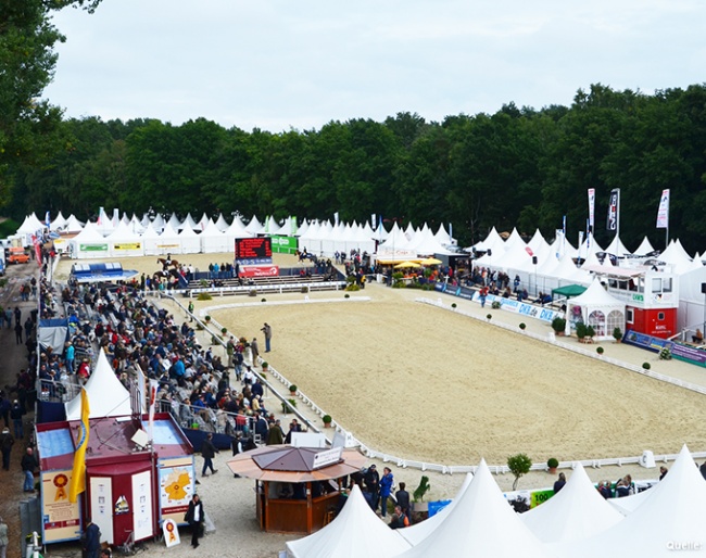 The competition ring for the 3 and 4-year old riding horses at the Bundeschampionate :: Photo © FN