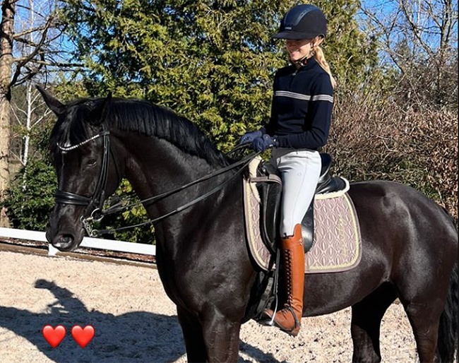 Capri Raum on her new ride, Stella Roth's Echt Stark :: Photo © private