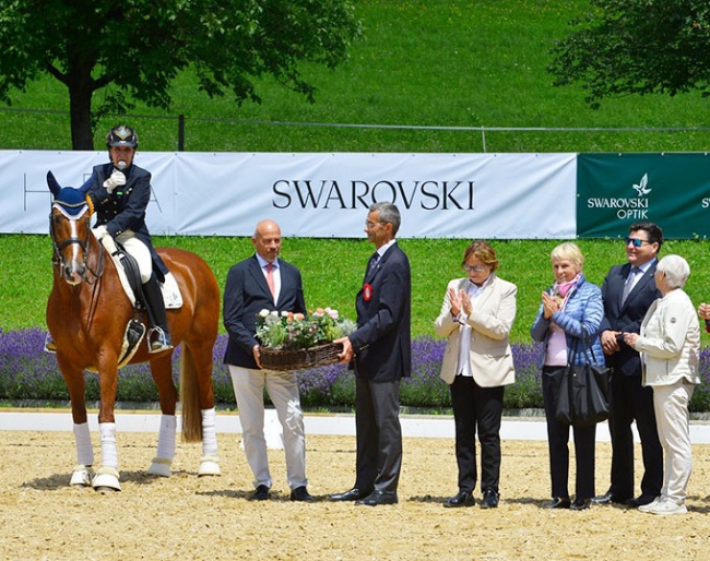 Evelyn Haim-Swarovski on Delilah Royal in the prize giving of the first "Master Grand Prix Over 60" at the 2022 CDI Fritzens :: Photo © Maximilian Schreiner