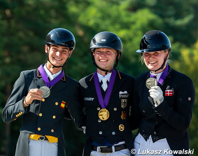 Alejandro Oliva Lazaro, Raphael Netz, and Thea Bech on the individual podium at the 2022 European Under 25 Championships :: Photos © Lukasz Kowalski