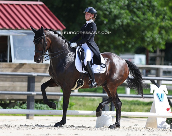 Julia Bouthoorn  and Choice Finch at the 2022 CDI Jardy :: Photo © Astrid Appels
