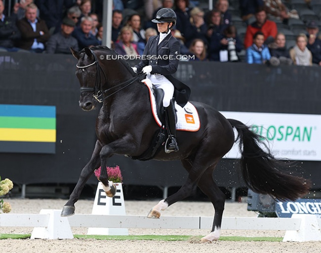 Charlotte Fry and Kjento at the 2022 World Young Horse Championships :: Photo © Astrid Appels