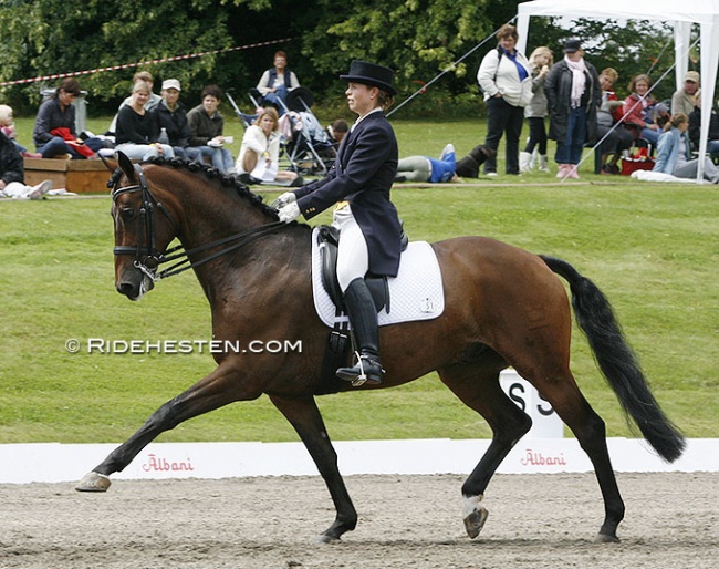 Camilla Lunderskov and Cardeur at the 2007 Danish Dressage Championships in Broholm :: Photo © Ridehesten