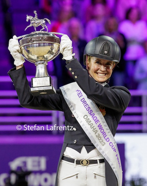 Second, consecutive world cup title for Jessica von Bredow-Werndl :: Photos © Stefan Lafrentz