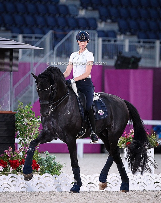 Back together - Simone Pearce and her 2021 Tokyo Olympic ride Destano :: Photo © Astrid Appels