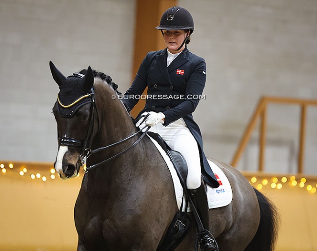 Nadja Aaboe Sloth and Favour Gersdorf at the 2023 CDI Kronenberg Indoor :: Photo © Astrid Appels
