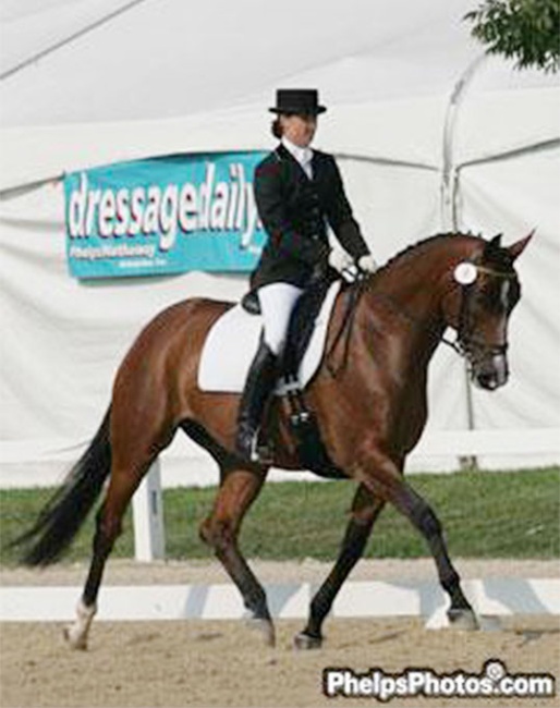 Tami Glover and BW Callista at the  2006 U.S. Young Horse Championships :: Photo © Mary Phelps/Dressagedaily