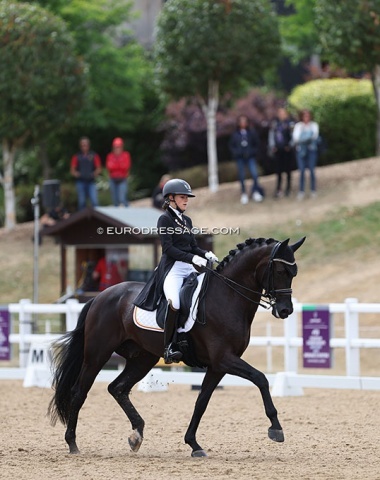 Louise Brauwesrs and Jerveaux de Baian at the 2022 European JR/YR Championships :: Photo (c) Astrid Appels