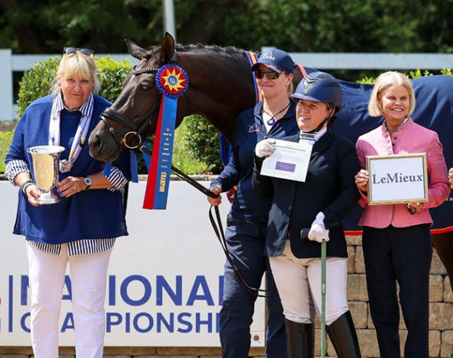 Ellie Brimmer is the 2924 U.S. Para Dressage Champion :: Photos © US Equestrian