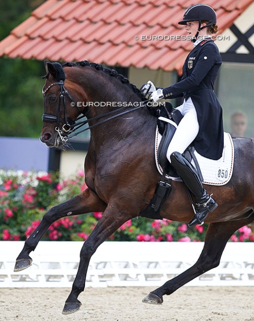 Lisa Breimann and Aida Luna at the 2018 CDIO-YR Hagen :: Photo © Astrid Appels
