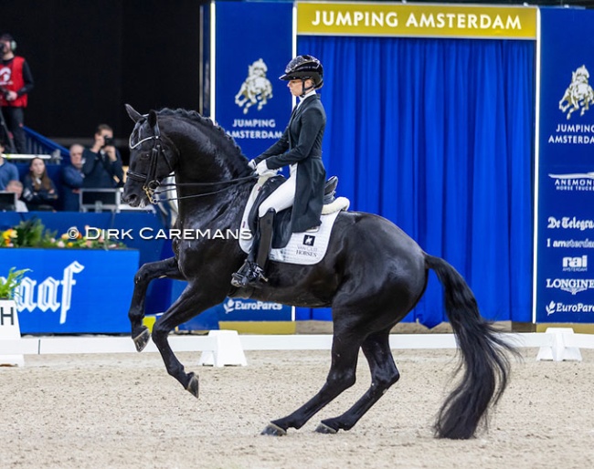 Charlotte Fry and Glamourdale at the 2025 CDI-W Amsterdam :: Photos © Dirk Caremans