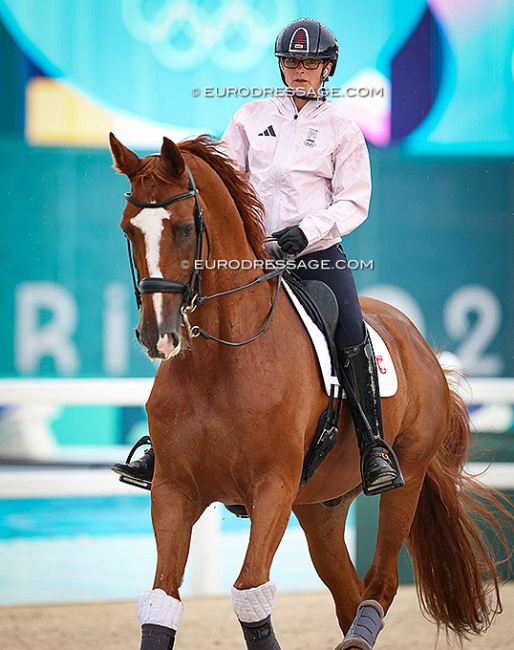 Zaneta Skowronska-Kozubik and Love Me schooling at the 2024 Olympic Games in Paris :: Photo © Astrid Appels