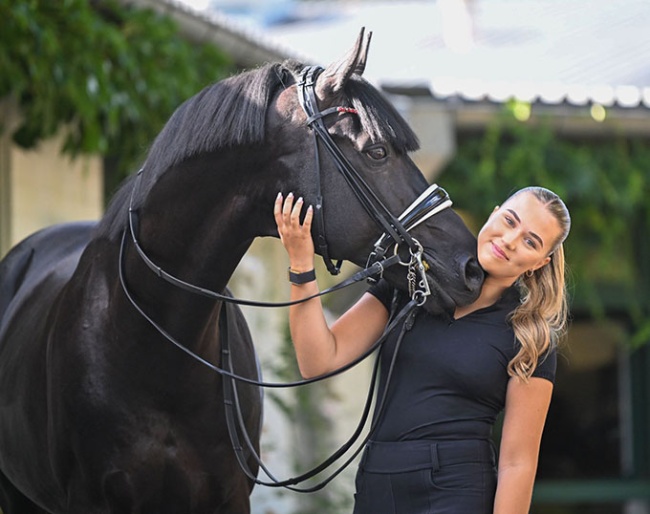 Polish young rider team member Caroline Pawluk with her new horse, Romeo von Furstenball
